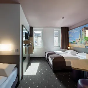 Отель Duesseldorf-mitte, Дюссельдорф