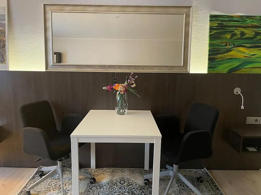 Gemuetliches 778 Apartment Naehe Medienhafen S-Bahn Und Free Parken Düsseldorf